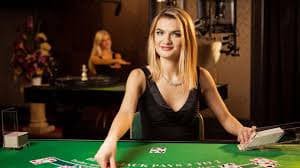 Meja Teen Patti live dengan dealer profesional di winter slot